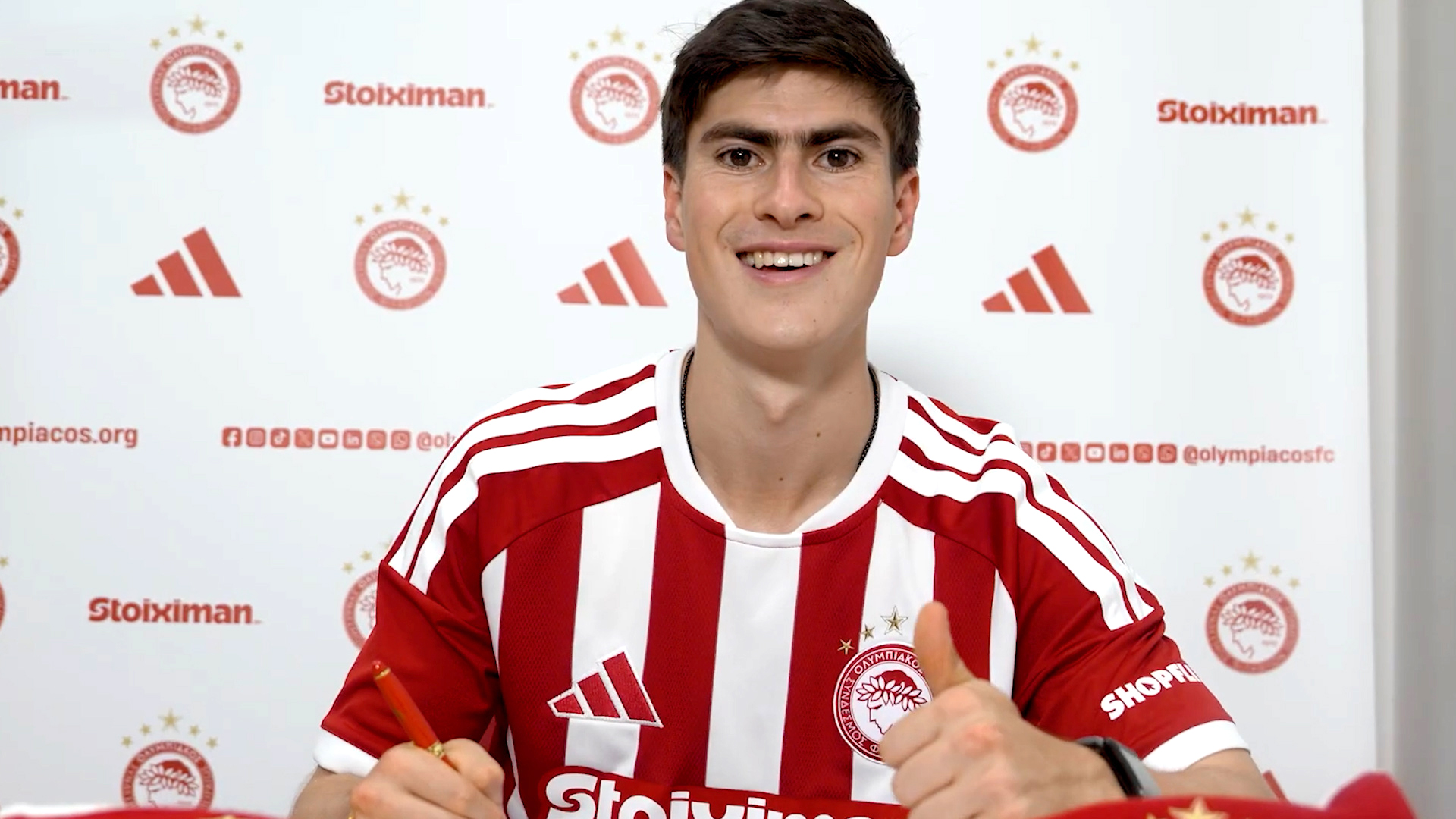 Armando “La Hormiga” González leaves Chivas and signs with a new club