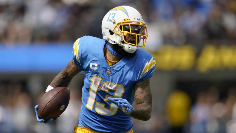 WR Keenan Allen signs one-year deal with the Colts.